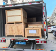 拉力機(jī)出貨